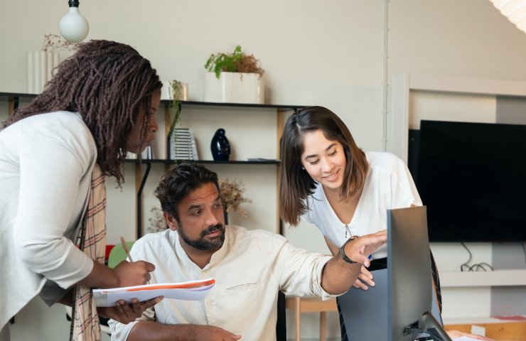 Learn How to Use Traackr to Build Your Influencer Program